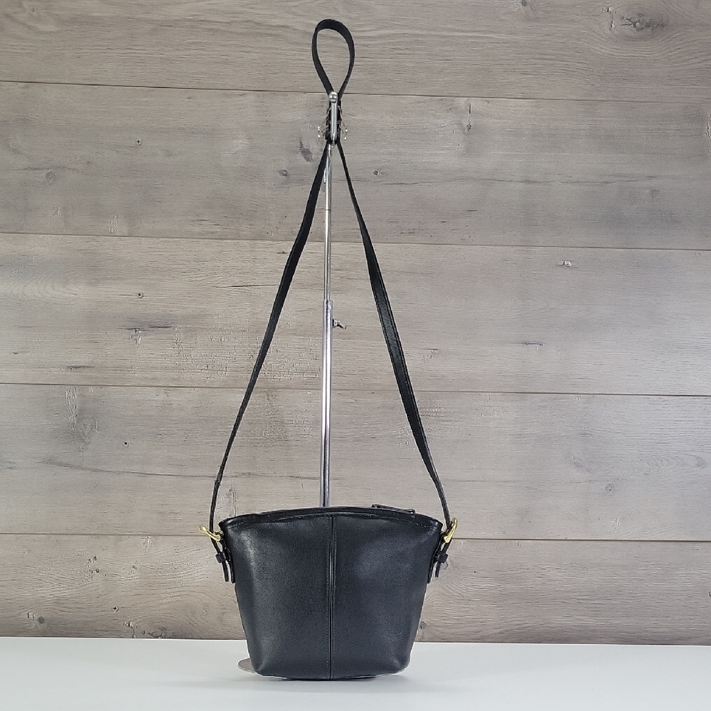 Vintage Coach Black Leather Crossbody Bag  4107